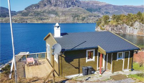 Three-Bedroom Holiday Home 