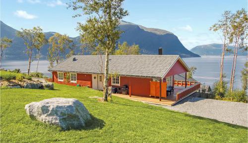 Four-Bedroom Holiday Home