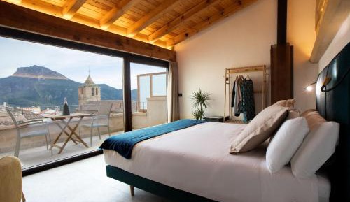 Deluxe Double Room with Terrace, Fireplace and  Bathtub