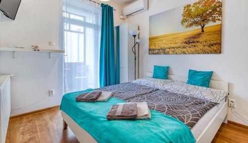 Apartment with Garden View