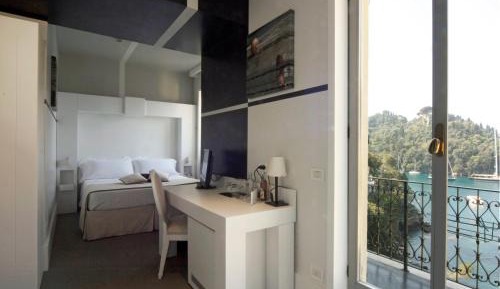 Deluxe Double or Twin Room with Sea View