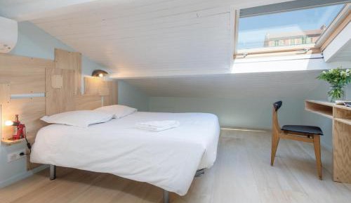 Small Double Room with Shared Bath Room