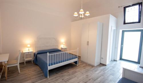 Deluxe One-Bedroom Apartment with Garden View