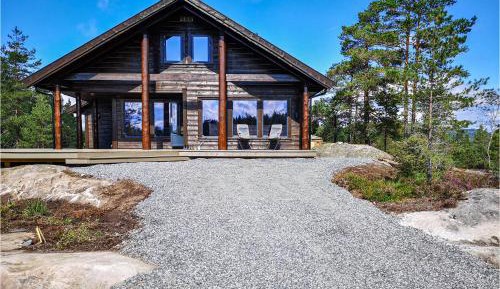 Three-Bedroom Holiday Home 