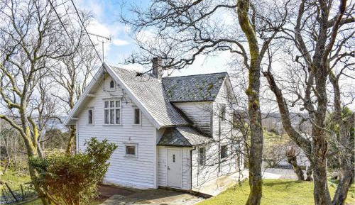 Four-Bedroom Holiday Home