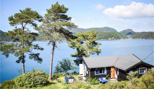 Three-Bedroom Holiday Home 