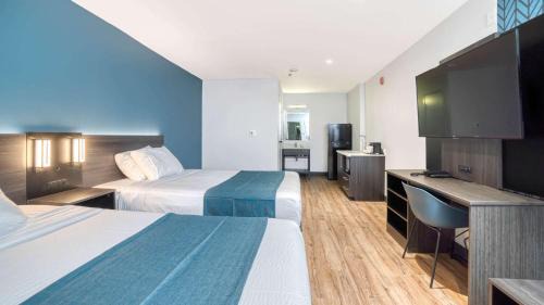 Quadruple Room - Disability Access - Roll in Shower