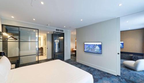 Deluxe Executive King Suite with Lounge Access