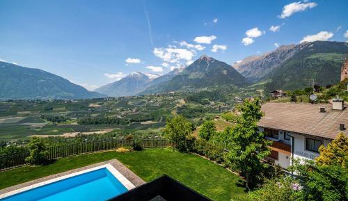 Superior One-Bedroom Apartment with Balcony