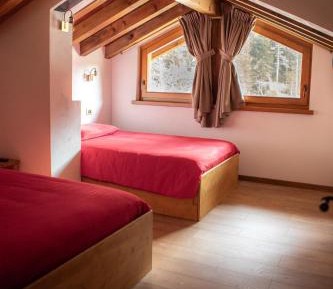 Twin Room with Private Bathroom