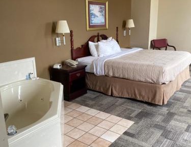 King Suite with Spa Bath