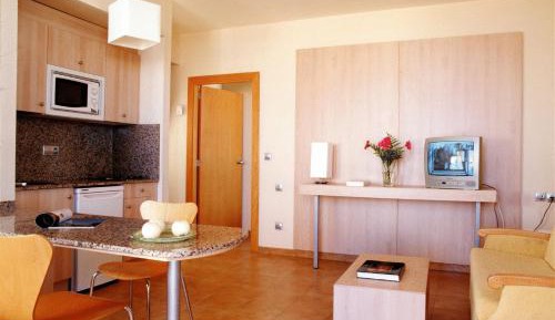 One-Bedroom Apartment (2 Adults)