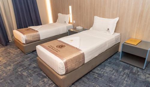 Twin Room with Private Bathroom