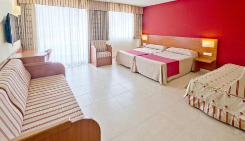 Family Room (2 Adults + 3 Children)