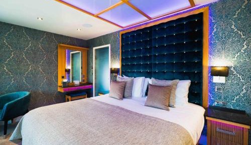 King Suite with Spa Bath
