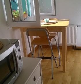 Deluxe One-Bedroom Apartment