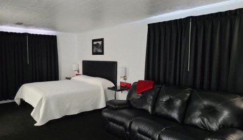 Deluxe King Suite