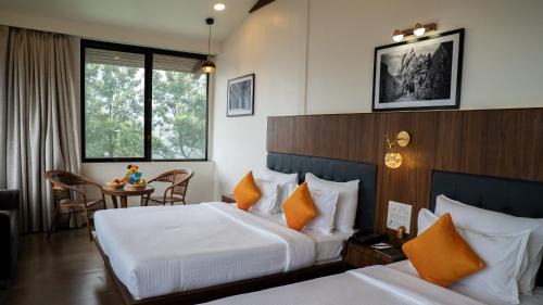 Premium Suite with Valley View