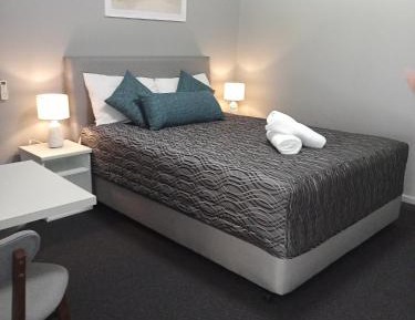 Deluxe Queen Room
