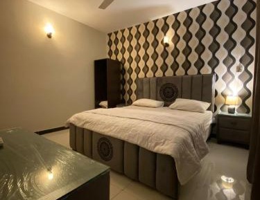 Deluxe Double Room (2 Adults + 1 Child)