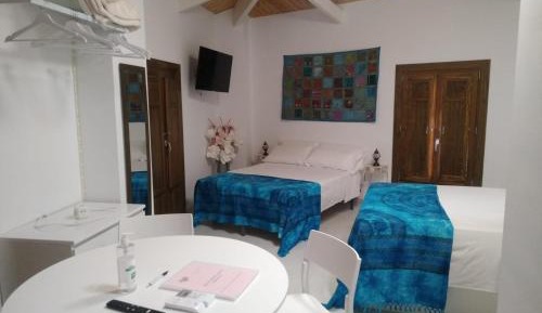 Quadruple Room with Private Bathroom