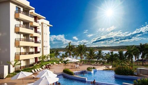 Apartment with Pool View 