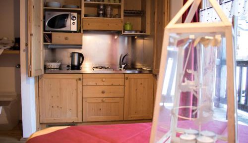 One-Bedroom Apartment (5 Adults)