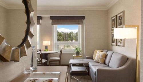Fairmont Gold Junior King Suite