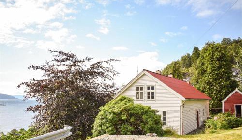 Five-Bedroom Holiday Home
