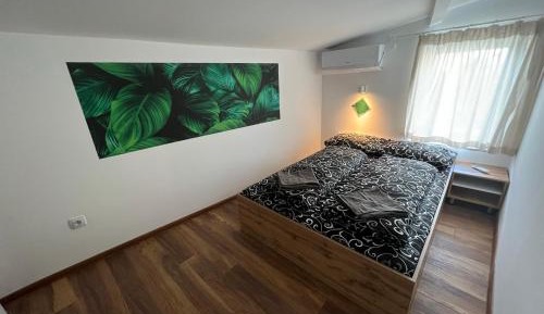 Deluxe Studio