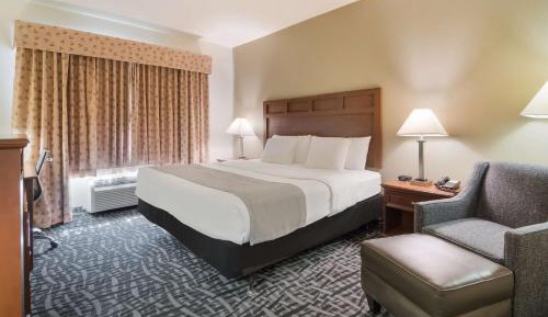 King Room with Hot Tub - Non-Smoking