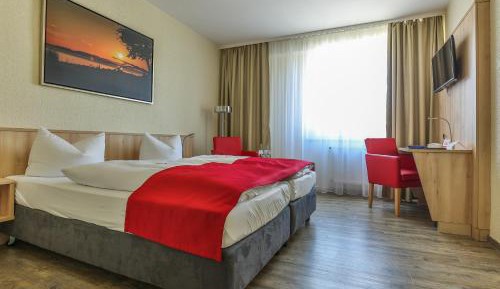 Eckzimmer / Landseite