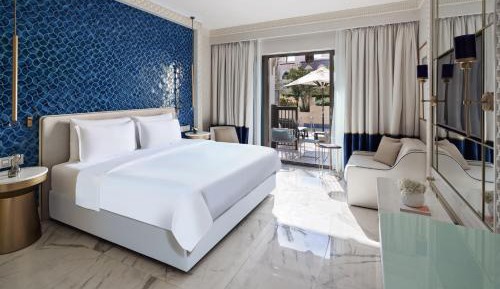 Premium King Room with Pool Access