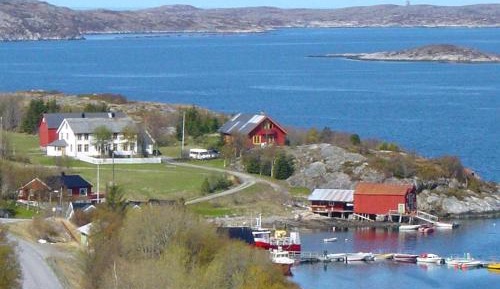 Seven-Bedroom Holiday Home