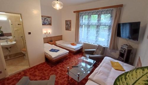 Triple Room with Private Bathroom