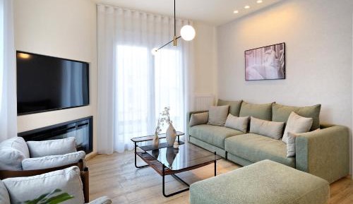 Four-bedroom Luxury Apartment