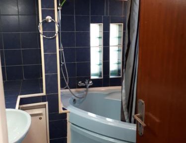 Apartment With Shared Bathroom