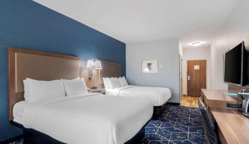 Queen Room with Two Queen Beds - Disability Access