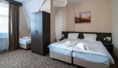 Comfort Triple Room