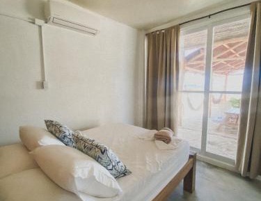 Standard Triple Room with Sea View