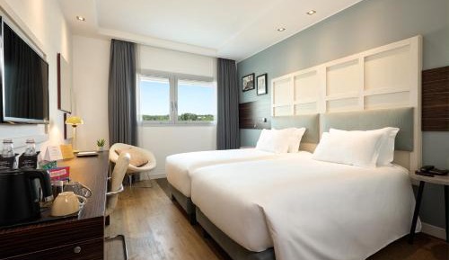 Standard Room with Two Single Beds