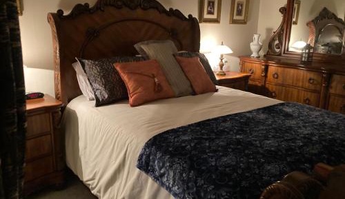 Standard Queen Room