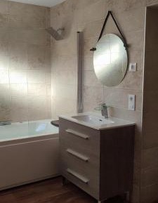 Queen Suite with Spa Bath