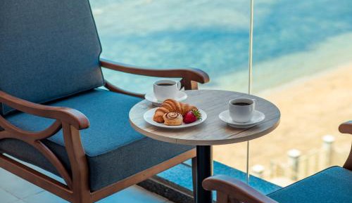 Deluxe Double Room with Side Sea View