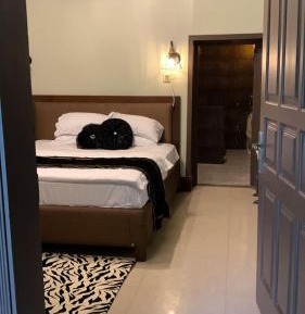 Deluxe Double Room (2 Adults + 1 Child)