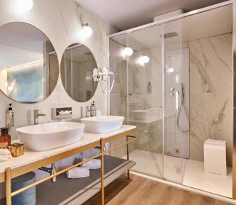 Suite with Hot Tub and Lagoon View