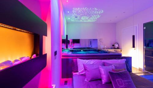 Deluxe Suite with Spa Bath