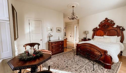 Queen Room with Garden View