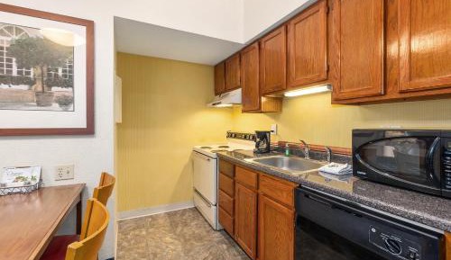 Queen Studio Suite
