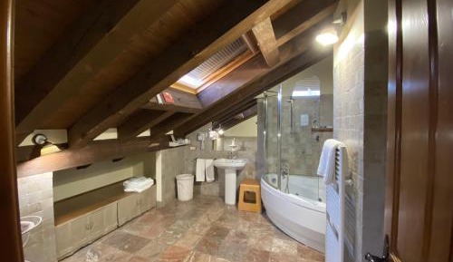 Deluxe Double Room with Bath